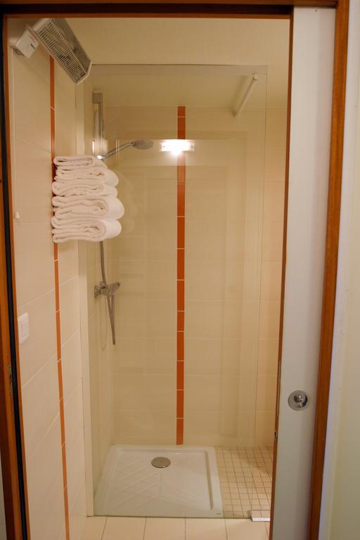 Hotel Pierre Blanche Châtillon-en-Michaille Szoba fotó