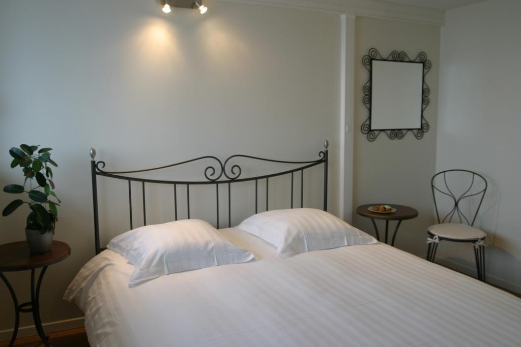 Hotel Pierre Blanche Châtillon-en-Michaille Szoba fotó